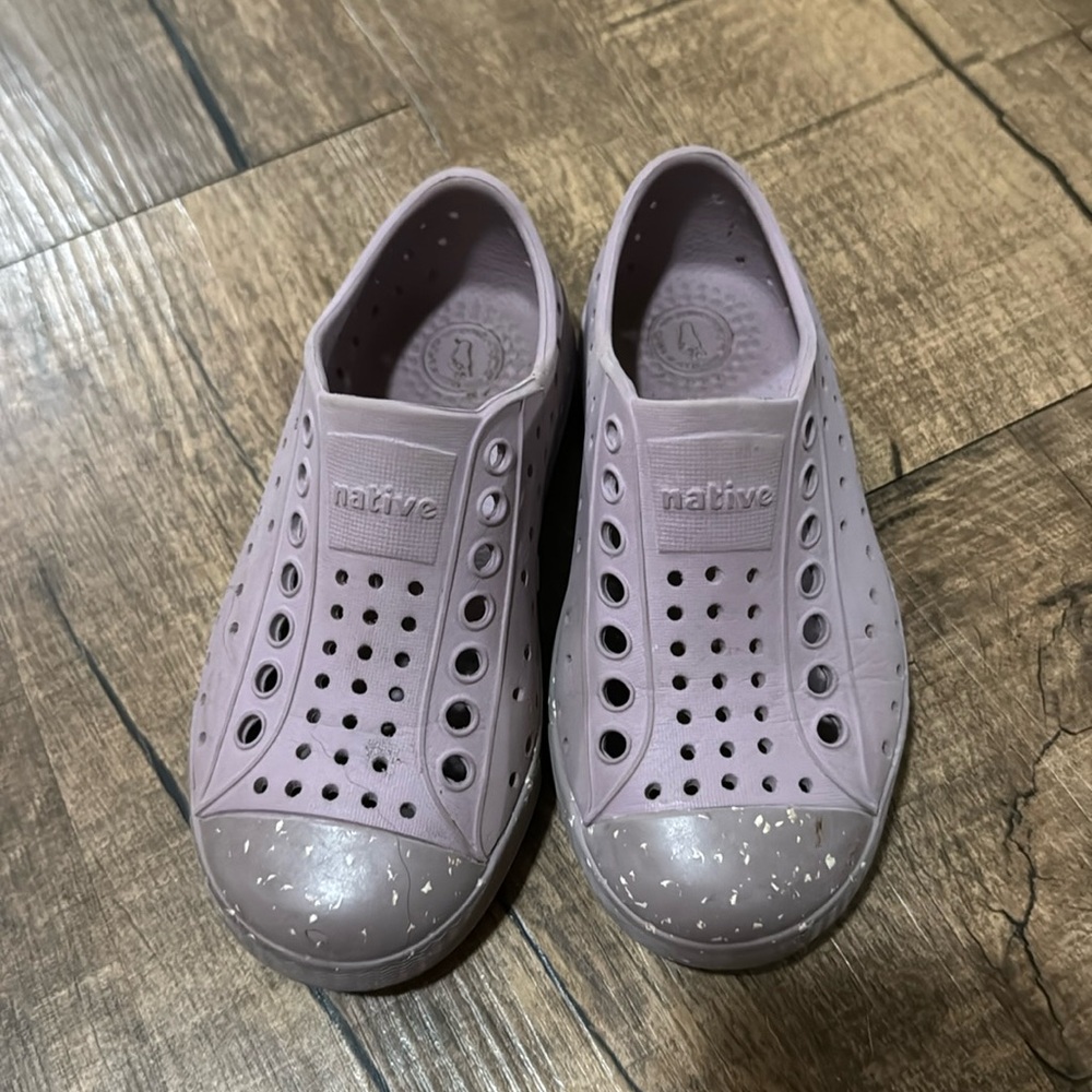 Native Toddler Girls shoes size 9